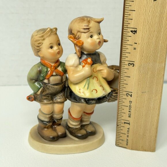 MJ Hummel Figurine To Market Boy Girl Basket Flowers Western Germany 1960 - 1972 - Picture 13 of 15